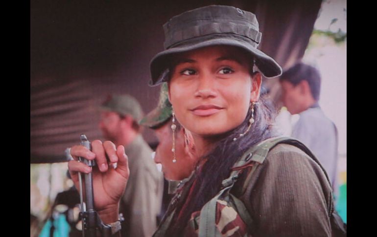 Guerrillera de las FARC. Londoño aseguró que están cumpliendo 'rigurosamente' los acuerdos. EFE / M .Dueñas