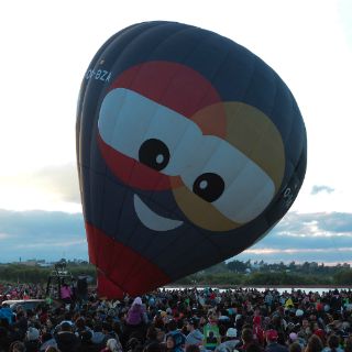 Ráfagas de viento frustran despegue de los globos en el FIG