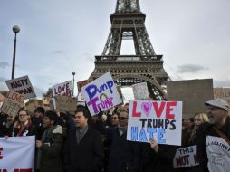 La protesta en la capital francesa fue organizada por el grupo 'París contra el triunfo'. AP / T. Camus