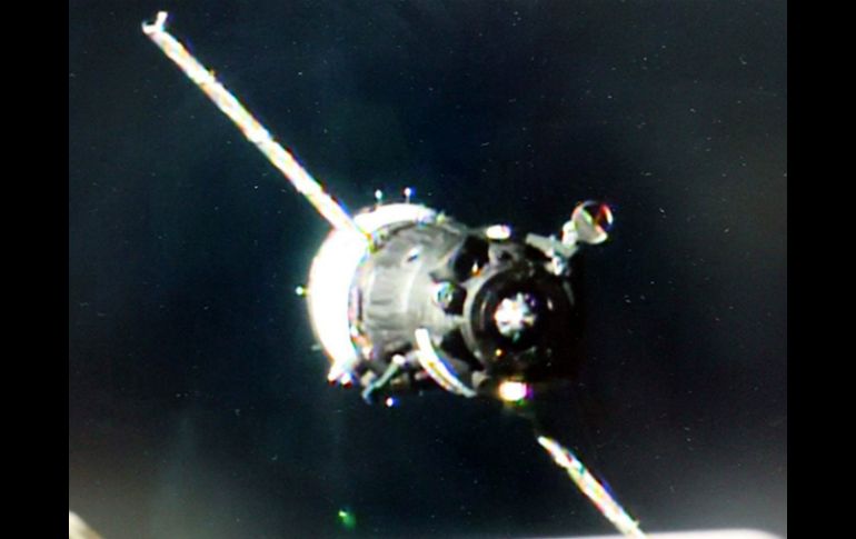 Los tres astronautas serían recibidos por el estadounidense Shane Kimbrough y los rusos Serguei Ryjikov y Andrei Borissenko. AFP / NASA