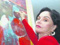 Su inspiración ha sido la manzana, pero su vocación se ramifica de la pintura a la gastronomía. NTX / ARCHIVO