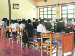 Tecnología. Área de cómputo del CRES, en el poblado de Estipac, en Villa Corona. EL INFORMADOR / M. Vargas