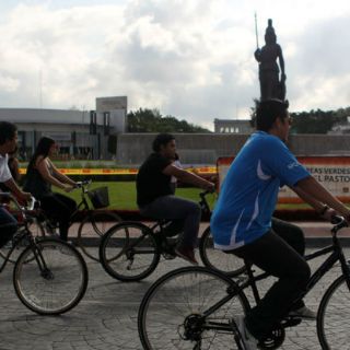 Tapatíos aprovechan Vía RecreActiva en lunes