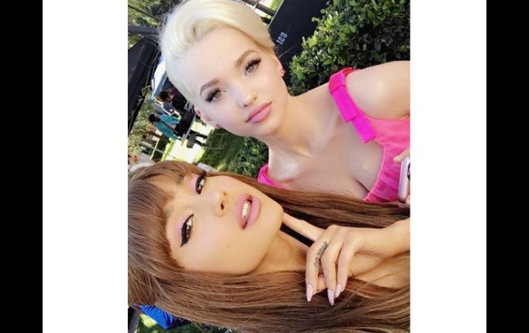 Ariana Grande publicó dos imágenes relacionadas con su participación en 'Hairspray' Live. INSTAGRAM / arianagrande