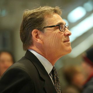 Rick Perry se reúne con Trump para posible cargo en gabinete
