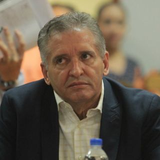 Asaltan y golpean a Jorge Arana; 'estoy bien', informa él mismo