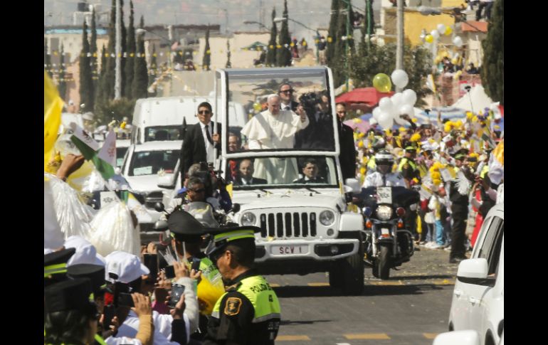 La subasta del papamóvil se realizará este jueves en una plaza en la Ciudad de México. EL INFORMADOR / ARCHIVO