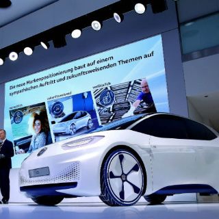 Tras escándalo, Volkswagen apuesta por el coche eléctrico