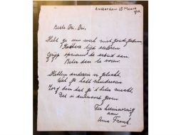 El poema es a ocho versos, las cuatro últimas líneas las escribió cuando tenía doce años. EFE / K. Suyk