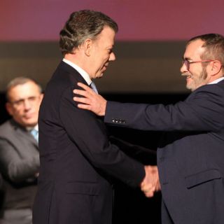 Colombia y las FARC firman nuevo acuerdo de paz