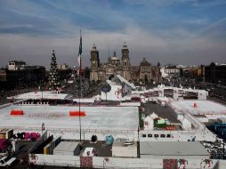 La pista se pondrá en operación el 1 de diciembre en el Zócalo capitalino, junto con un árbol de Navidad de 70 metros. SUN / ARCHIVO