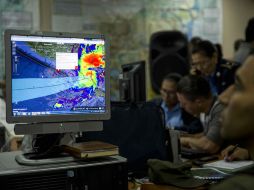 El jueves por la tarde, Otto se encontraba a 100 kilómetros de San Carlos y se movía a 19 kilómetros por hora hacia el oeste. EFE / J. Torres