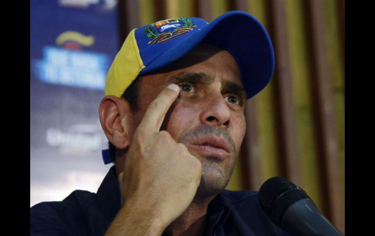 Capriles subrayó que esta es una posición individual que no compromete a la alianza Mesa de la Unidad Democrática. AFP / ARCHIVO