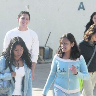 Universidades facilitan empleo a sus egresados