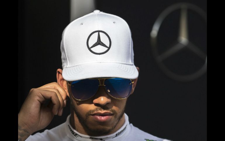 Hamilton necesita ganar la carrera el domingo y que Rosberg quede fuera del podio para conseguir su cuarto título de F1. EFE / S. Suki