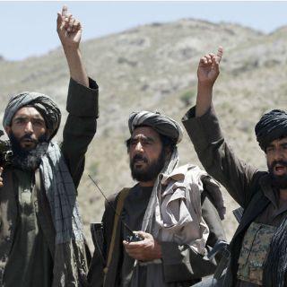 Talibanes atacan un campamento militar en Pakistán