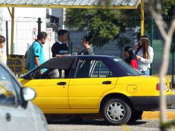 Hay taxistas que se inconforman porque el pago del trámite es 138 pesos más caro respecto al año pasado. EL INFORMADOR / ARCHIVO