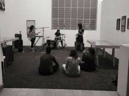 La banda se conforma con Gabriela Navarro (Guitarra y voz), Maria Jiménez (bajo), Rocío Márquez (batería). FACEBOOK / Norwayy Oficial