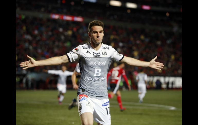 Tijuana resistió hasta el minuto 80, cuando Boselli martilleó en el área y anotó el 3-1 que obligaba a Xolos a meter dos goles más. MEXSPORT /