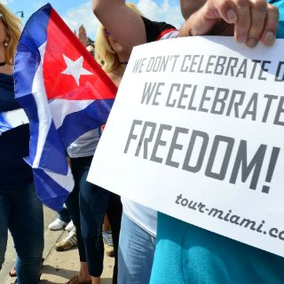 Exilio cubano convoca a concentración masiva tras muerte de Fidel