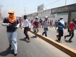 Ambas protestas ocurren a dos días de que concluya el sexenio de Gabino Cué Monteagudo como gobernador de Oaxaca. SUN / ARCHIVO