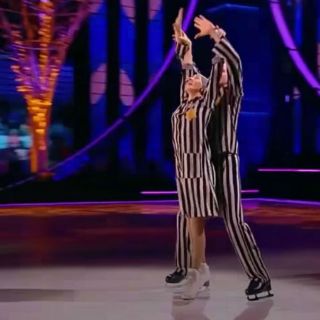 Causa polémica rutina en patinaje con tema de Holocausto