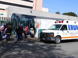 Al menos 40 personas fueron desalojadas, y entre 10 y 12 pacientes trasladados a otros hospitales. SUN / B. Fregoso