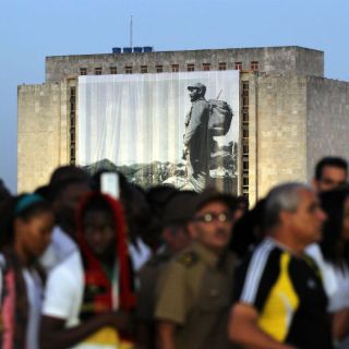 Cientos de miles de cubanos se despiden de Fidel Castro