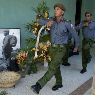 Televisión cubana exhibe urna con cenizas de Fidel Castro