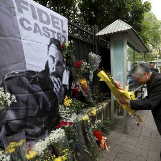 Hollande no asistirá al entierro de Fidel Castro