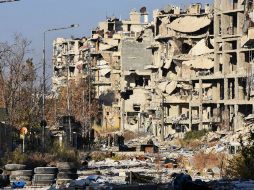 Miles de civiles vagan entre las ruinas buscando un refugio, sin alimento o atención médica. AFP / G. Ourfalian