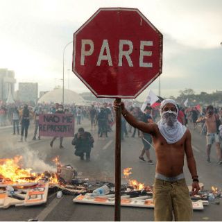 Reportan enfrentamientos entre policías y manifestantes en Brasilia