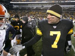 Roethlisberger ha entrado y salido de la lista de los 10 mejores por índice de efectividad entre los pasadores titulares. AP / ARCHIVO