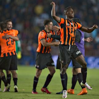 Necaxa y América se enfrentan en 'duelo de hermanos'