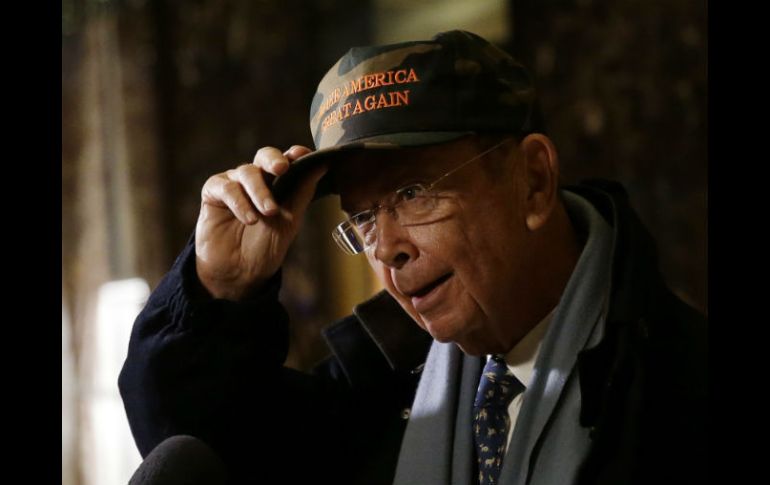 Ross es un multimillonario dedicado a la compra de empresas de acero y carbón; es conocido como 'El rey de la bancarrota'. EFE / J. Angelillo