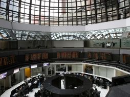 En la sesión se negociaron títulos en los mercados global y local por los que se pagaron diecinueve mil 510 millones de pesos. EFE / ARCHIVO