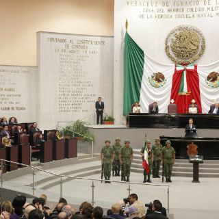 Yunes rinde protesta como gobernador de Veracruz