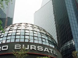 En la sesión se intercambiaron títulos de 489 empresas emisoras, de las cuales 252 ganaron, 200 perdieron y 37 cerraron sin cambios. NTX / ARCHIVO