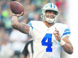 El novato Dak Prescott ha guiado a los Cowboys a tener al momento el mejor récord de la NFL AP /