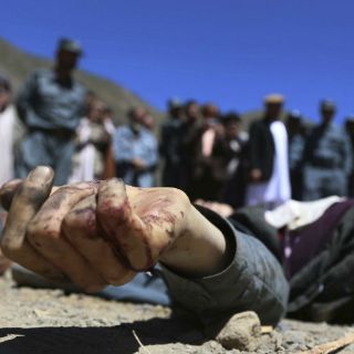 Talibanes matan a 23 civiles en combates con fuerzas afganas