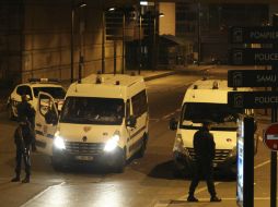 Las fuerzas de intervención de la policía establecieron un perímetro de seguridad en el lugar. AP / ARCHIVO