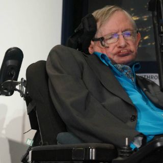 Hospitalizan en Roma a Stephen Hawking
