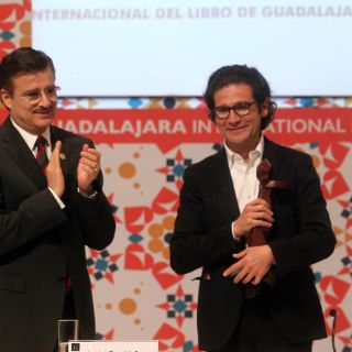 Arpa FIL para Juan Pablo Ortiz