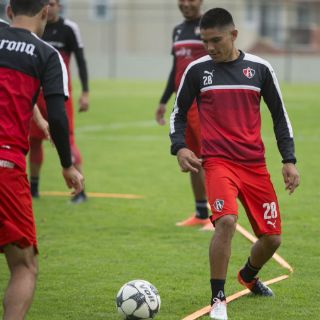 Centenario atlista sin cereza en el pastel