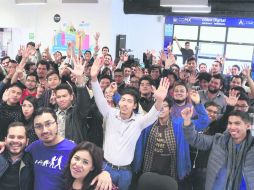 Durante más de 30 horas ininterrumpidas, los jóvenes desarrollaron 31 proyectos en TelmexHub. ESPECIAL /
