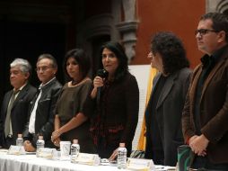 Un conflicto interno en el PRD por la dirigencia hizo que el entonces jefe de gobierno cayera en la simpatía ciudadana. SUN / ARCHIVO