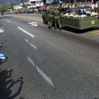 Trasladan las cenizas de Castro al cementerio de Santa Ifigenia