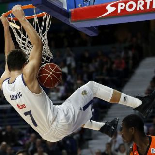 Real Madrid gana duelo de mexicanos en baloncesto español