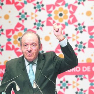 Celebran el periodismo cultural de Aguilar Camín