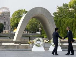 Shinzo Abe y Barack Obama durante la visita que el mandatario norteamericano hizo a Hiroshima. AP / C. Kaster
